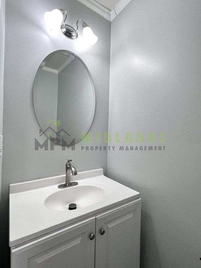 Photo - 523 Whitewater Dr