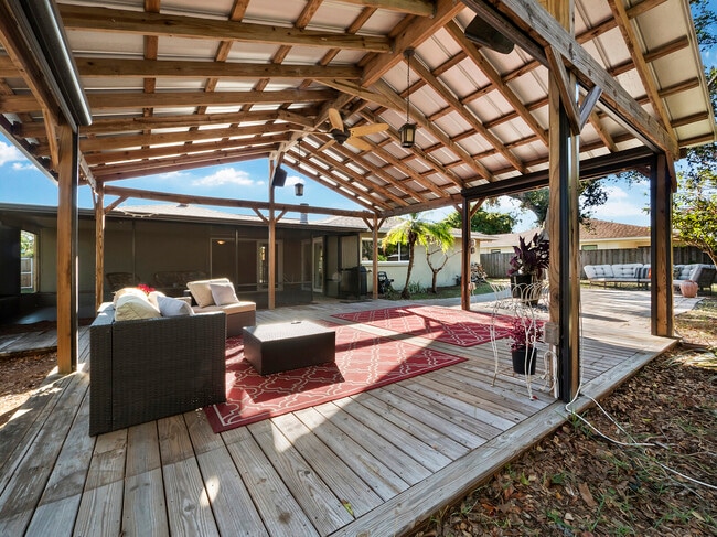 Photo - 633 Chevy Chase Dr