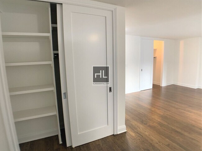 Photo - 5 AVENUE Unidad 2P