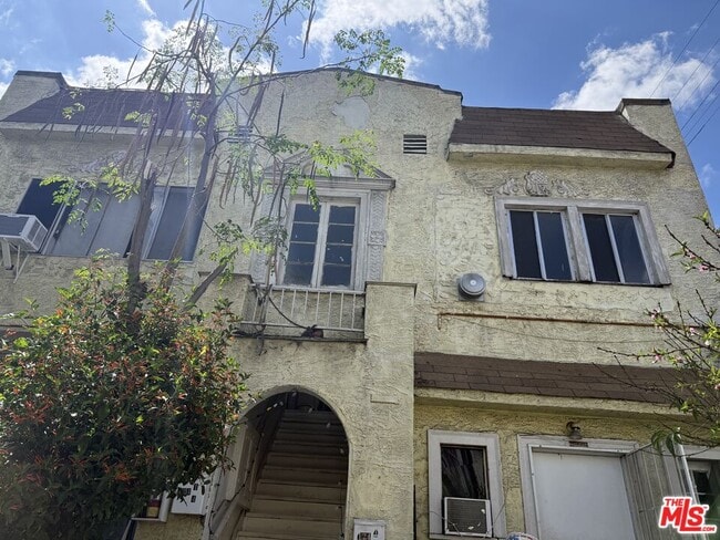 Building Photo - 116 S Mathews St Unit 124  1/2