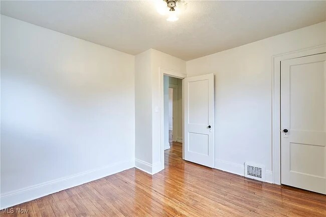 Photo - 8606 Vineyard Ave