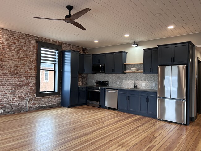 Photo - 101 Court St