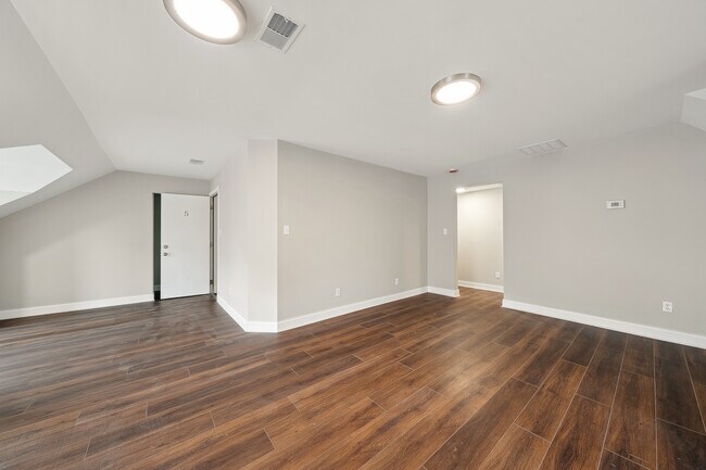 Photo - 68 E Philadelphia St