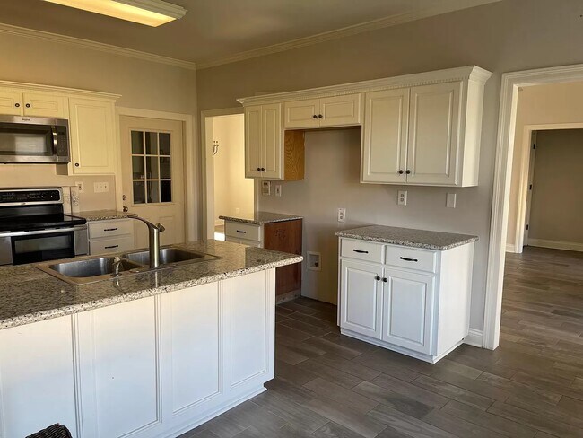 Photo - 232 Shadowbrush Bnd