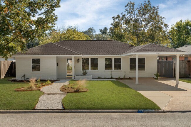 Building Photo - 2007 Wakefield Dr