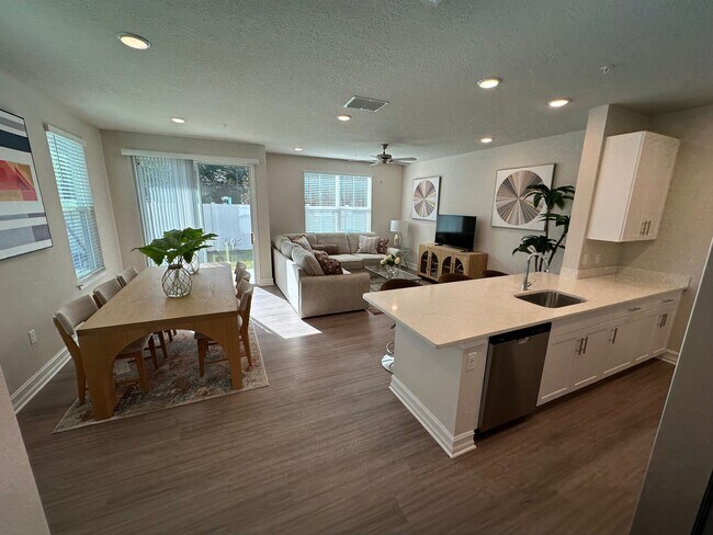 Photo - Lake Tavares Townhomes