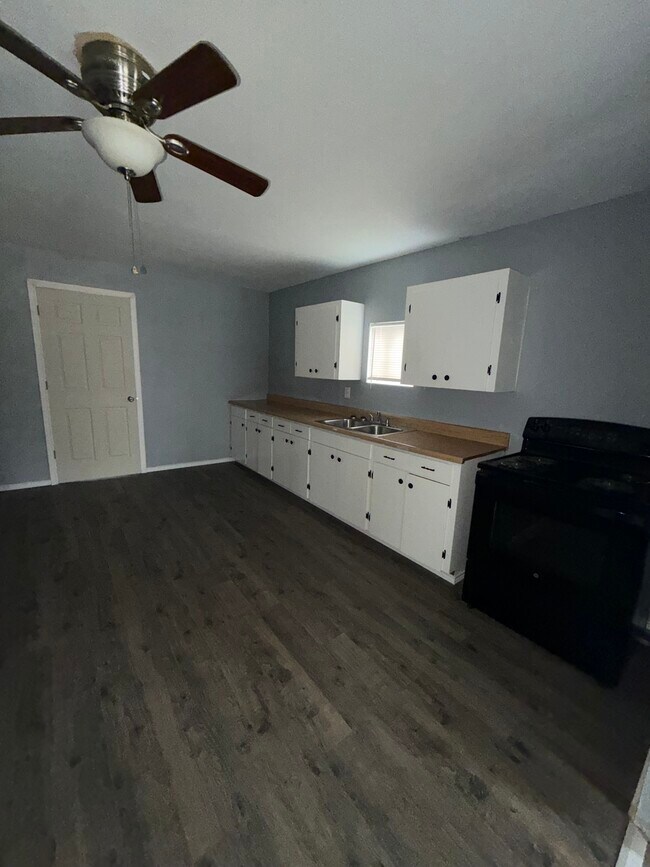 Photo - 509 E Kenedy Ave Unit 2