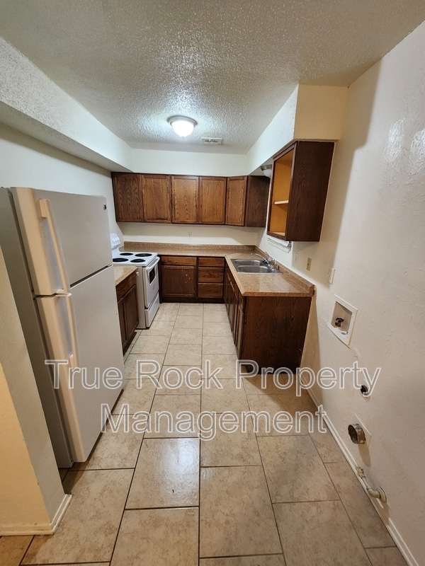 Photo - 805 Williams St