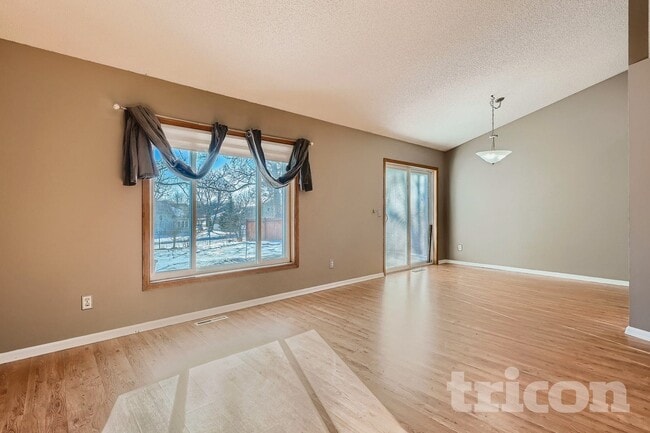 Photo - 7429 Chesham Ln