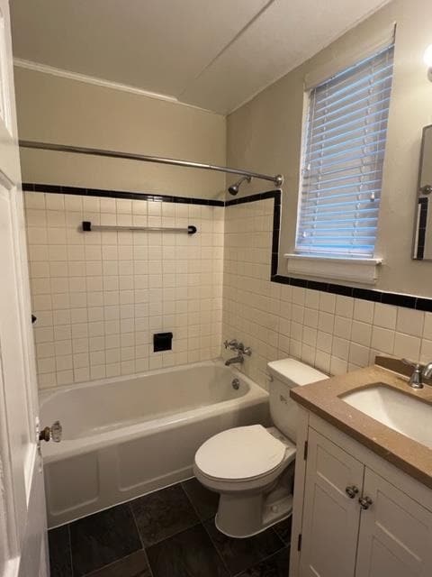 Photo - 1108 W Friendly Ave Apartamentos Unidad 1