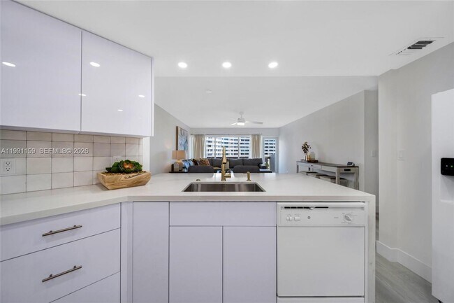 Photo - 2100 S Ocean Dr Unit 5B