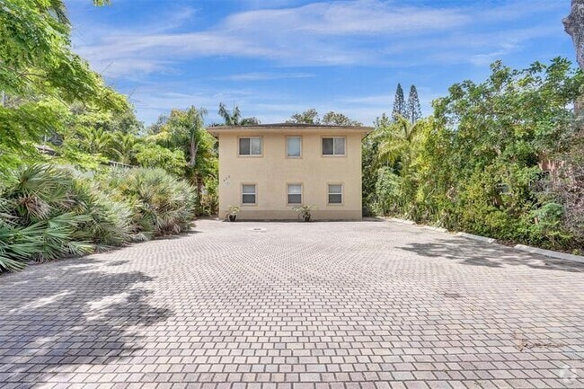 Building Photo - 420 SE 18th Ct Rental