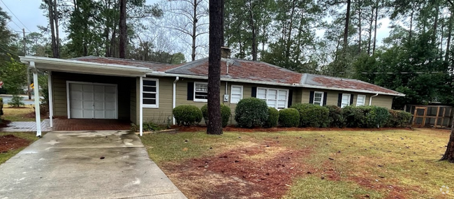 Building Photo - 1901 Pineknoll Ln Rental