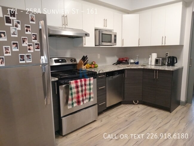 Photo - 258A-258A Sunview St