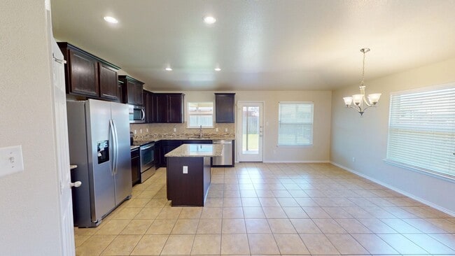 Photo - Pre-Holiday Move-In Special!!! Wonderful 3...