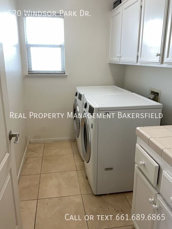 Photo - 520 Windsor Park Dr