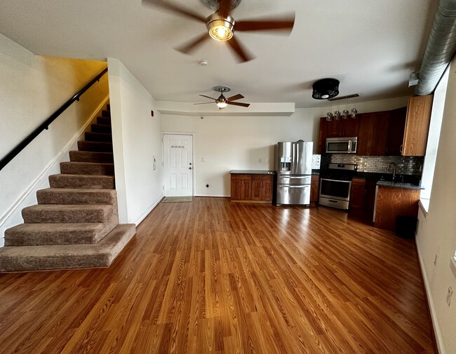 Sala de estar - cocina - 1733 Ridge Ave Unidad R3 Rental