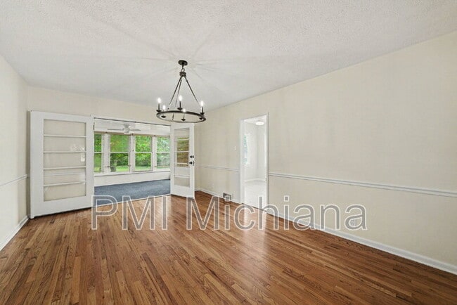 Photo - 510 E Pokagon St