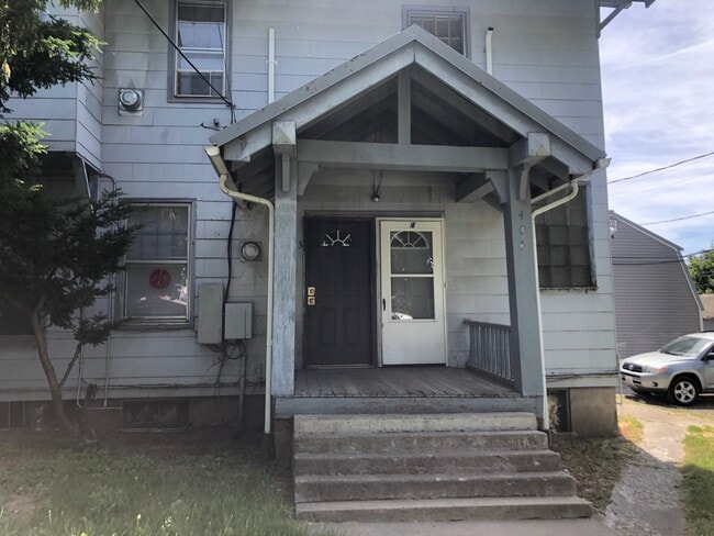 Photo - 405 NE Campus St Unit 4