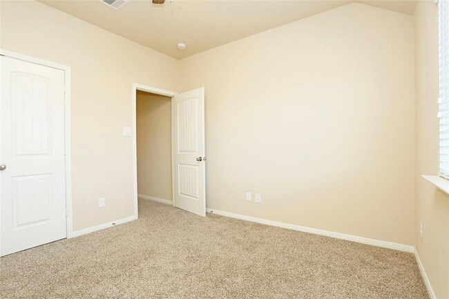 Photo - 9702 Massanutten Ln