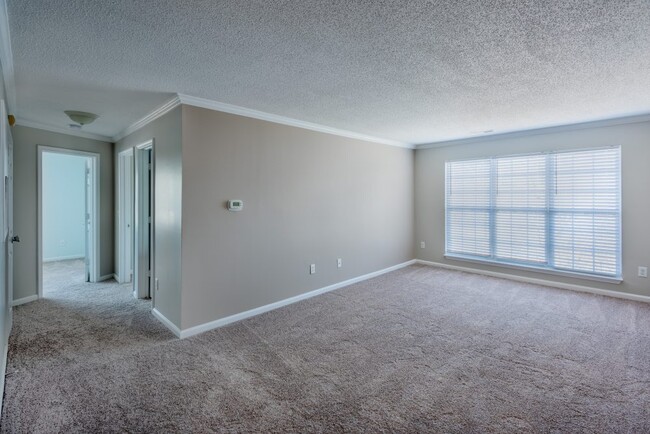 Building Photo - Century Oaks on College Rental