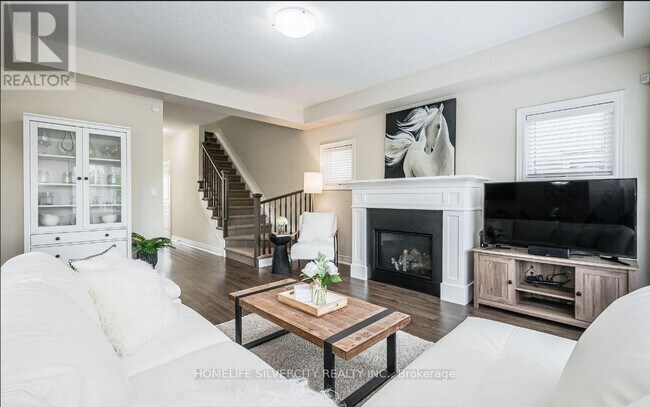 Photo - 194 Eaglecrest St