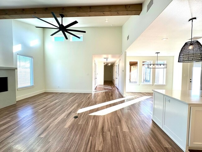 Photo - Beautiful 3 Bed/2 Bath Available!