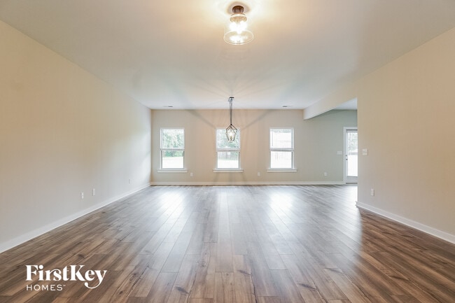 144 Crossroads Cir