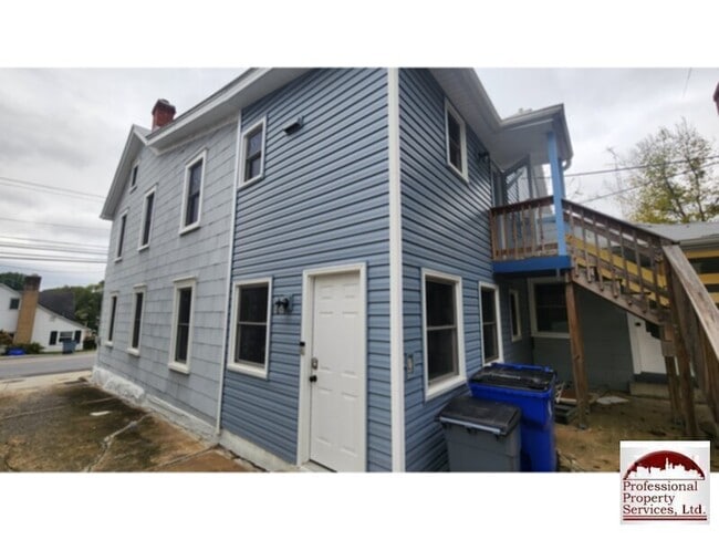 Photo - Walk to shops, dining and recreation areas!