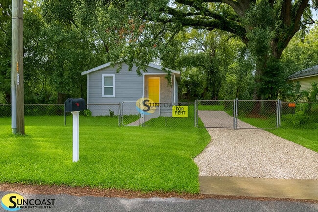 Building Photo - 3233 Rosselle St