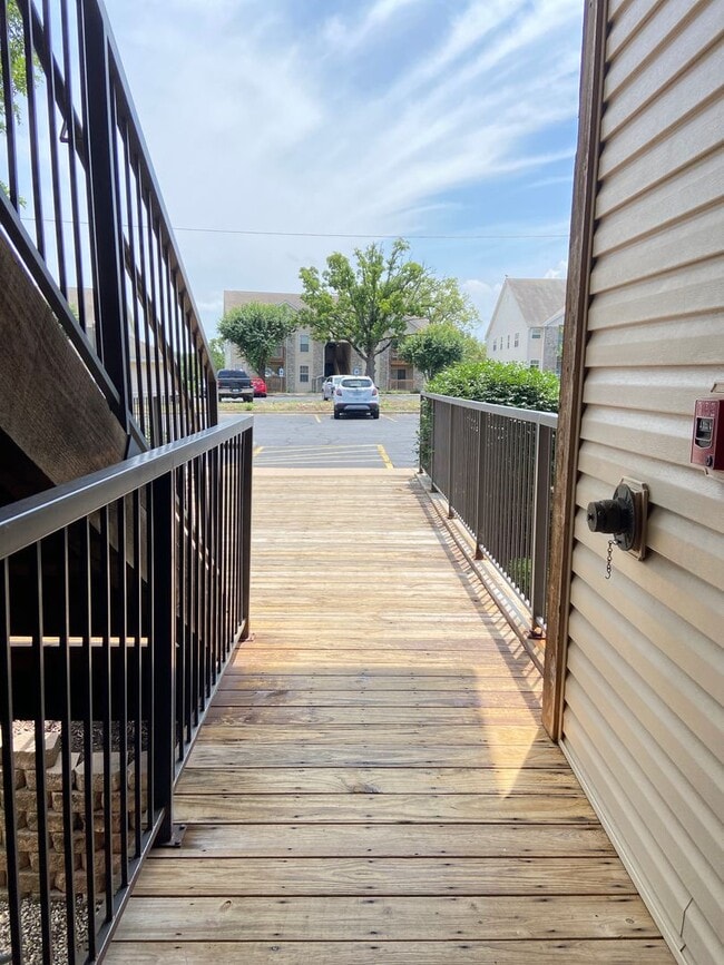 Photo - Condominium in FoxPointe