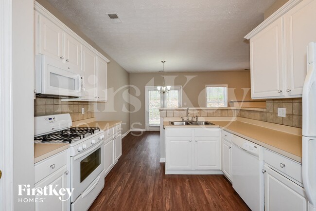 Photo - 740 Winbrook Dr
