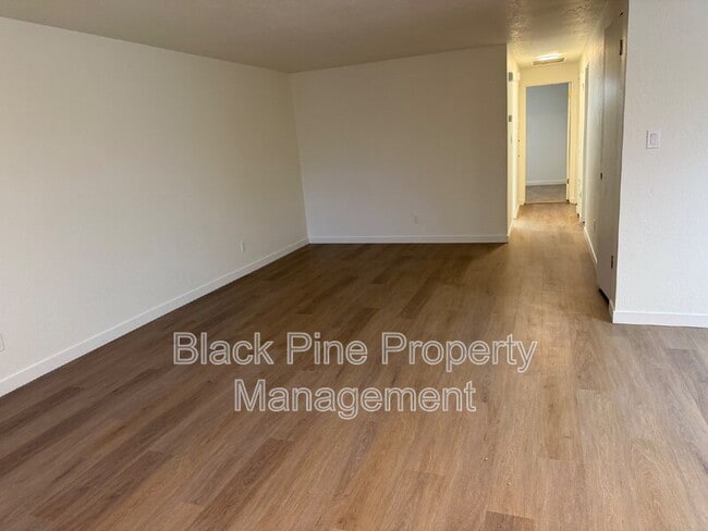 Photo - 1937 S Owyhee St