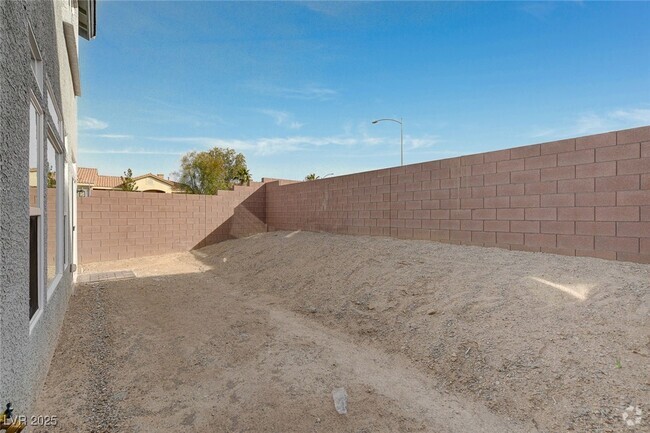 Building Photo - 6007 Whitmire Ave Rental