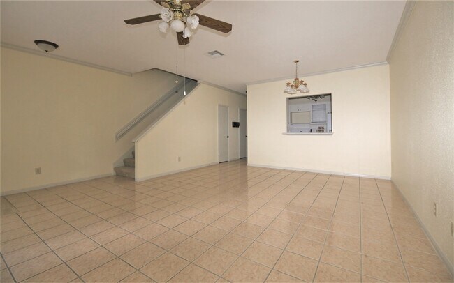 Photo - 6000 Reims Rd