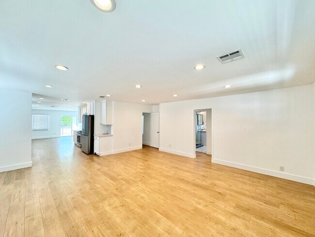 Photo - 5937 Ranchito Ave