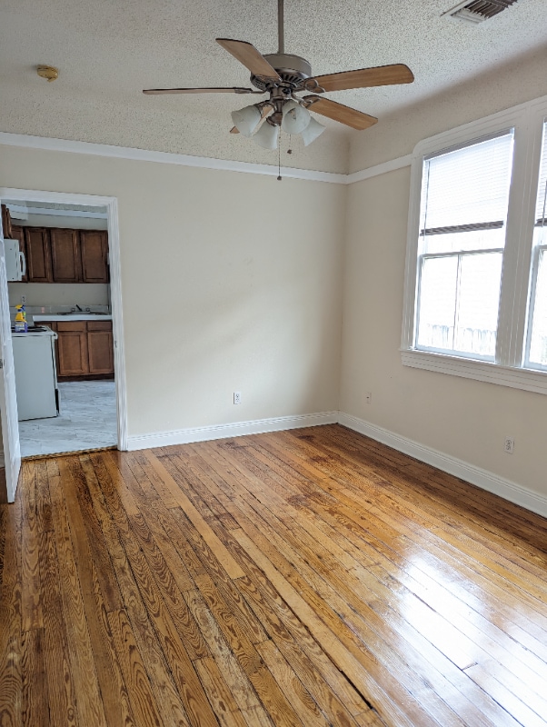 Photo - 2546 Myrtle St