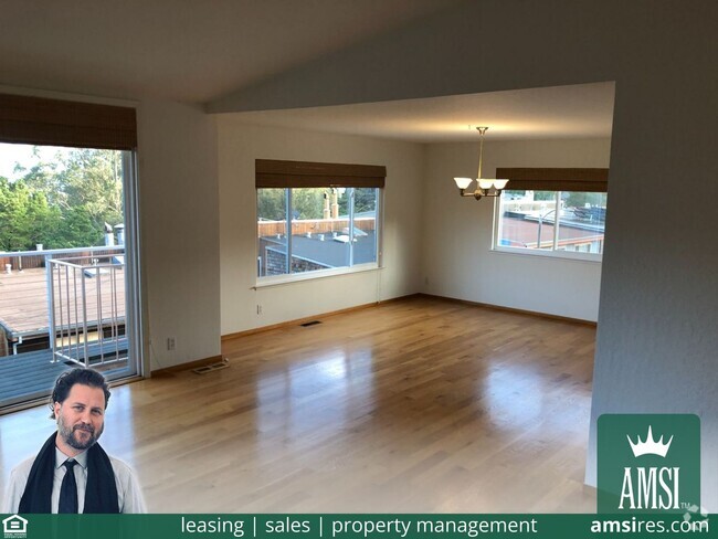 Building Photo - Huge and bright top floor 3 bedroom flat w... Rental