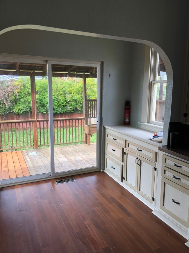 Photo - 6609 N Omaha Ave