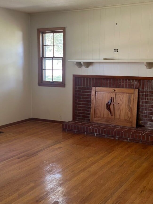 Photo - Andersonville 37705 - 4 bedroom, 2 bath home - Contact Kenna Stephens (865) 604-4635