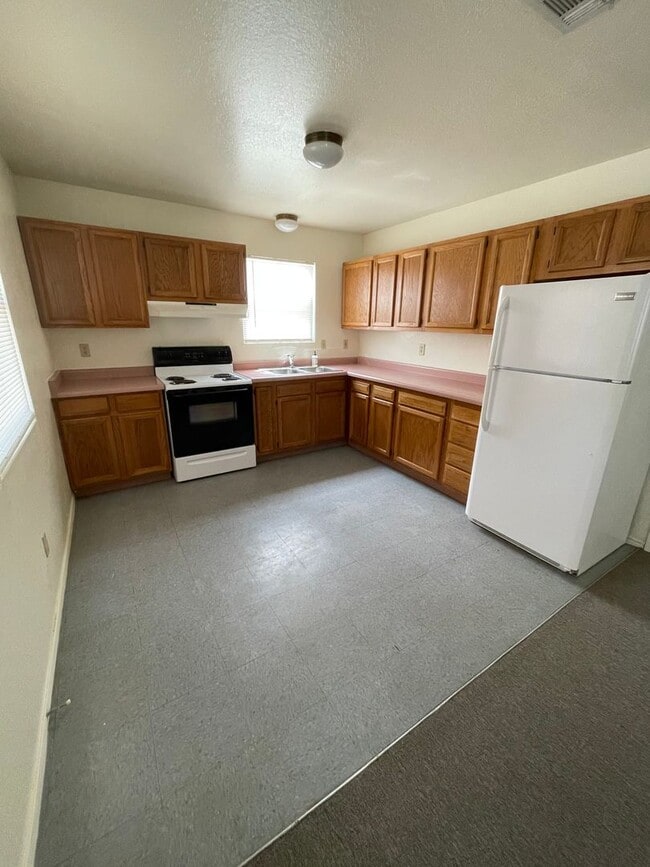 Photo - Beautiful 1 Bedroom/1 Bath Unit **Available Now**