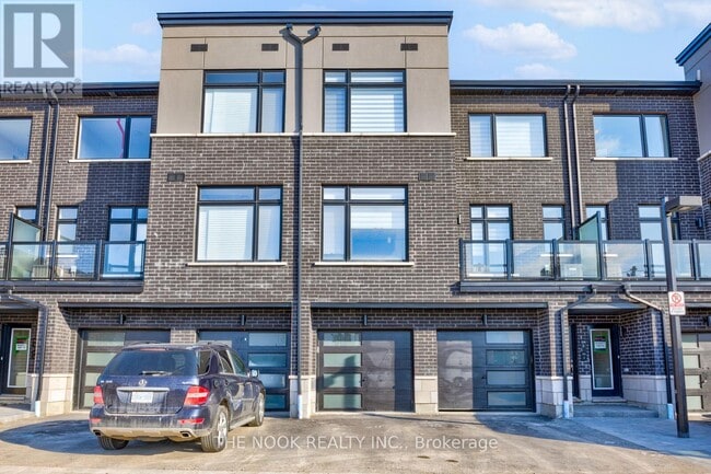 Photo - 2550 Castlegate Crossing