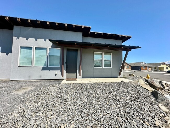 Building Photo - 121 E 26th Ave Unit 1 Rental