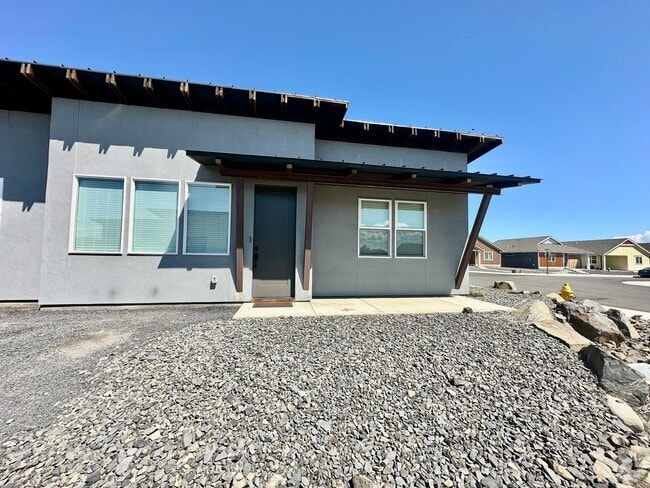 Building Photo - 121 E 26th Ave Unit 1 Rental