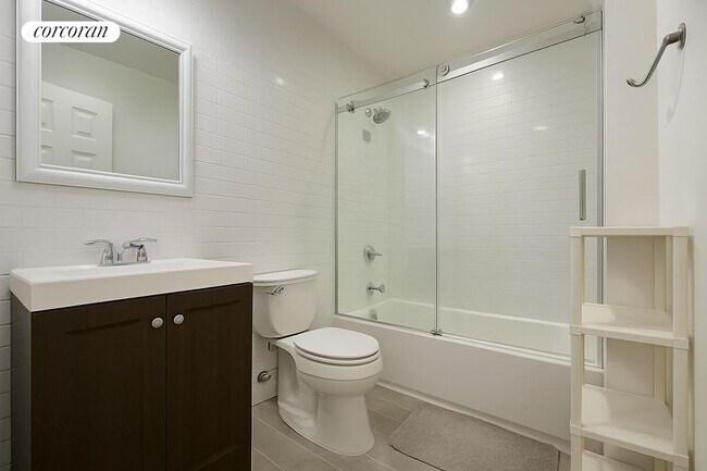 Photo - 435 Linden Blvd