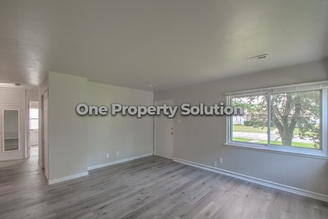 Photo - 7519 Alexander Ave