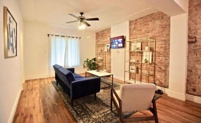 Photo - 3251 Lawrence St