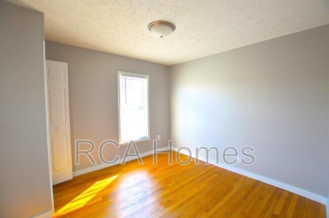 Photo - 724 E Pleasant Run Pkwy Dr N Unit B