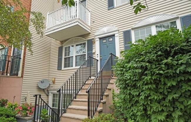92 Callahan Ct