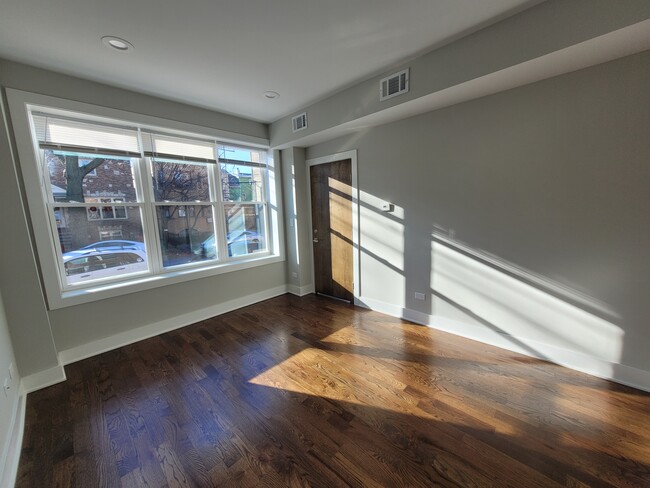 Photo - 2144 W Shakespeare Ave Unit 2